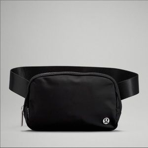 Lululemon Everywhere Belt Bag